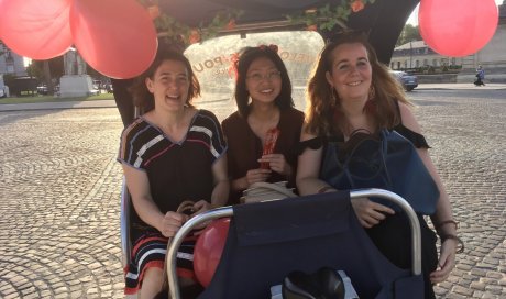 Organisation de tour en tuk-tuk pour enterrement de jeune fille à Paris